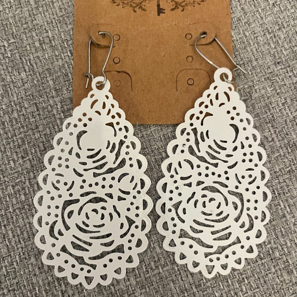 5 pairs filigree earrings - Picture 3 of 6
